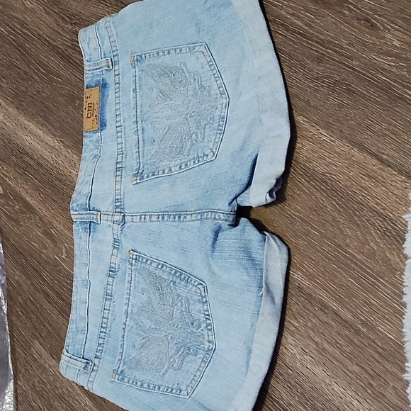 Cute shorts - Picture 2 of 2